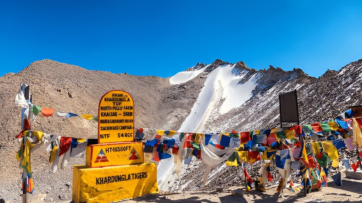 Khardung-la top